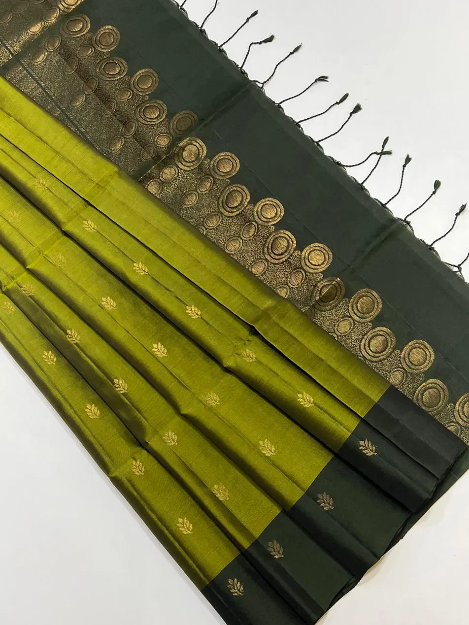 Circle and Leaf Buttas Antique Gold Zari Kanchipuram Silk Saree